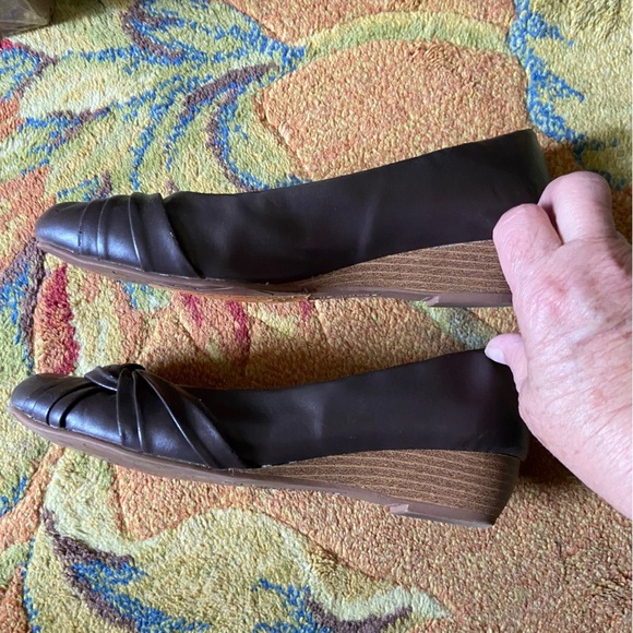 American Eagle flats. Chocolate brown w/ sassy toe box and nice little wedge. - Picture 9 of 9